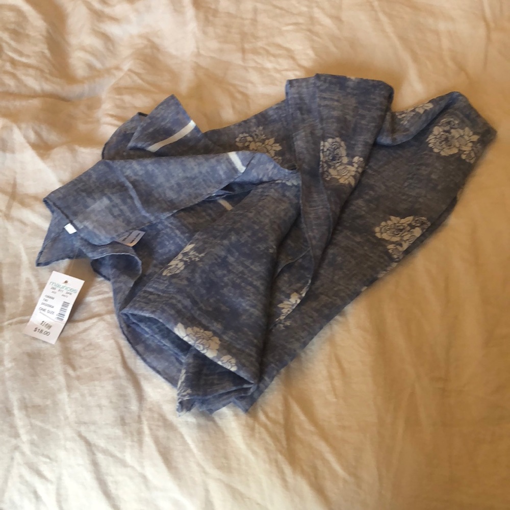 Maurice’s floral scarf! NWT